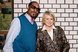 That said, in a more casual atmosphere it is fine to eat directly from the. What S On Tv Monday Martha Snoop S Potluck Dinner Party And The 2016 S N L Election Special The New York Times