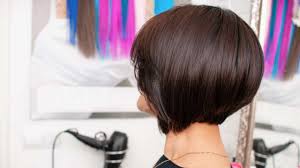 Nella seguente guida indico i 5 tagli di capelli che ringiovaniscono le donne. Tagli Capelli Donne Mature I Piu Belli Del Momento Per Ringiovanire