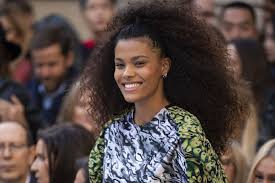 Tina kunakey est la première femme au bras de laquelle il s'affiche depuis sa rupture avec la mère de ses enfants. Tina Kunakey La Femme De Vincent Cassel Pose Tres Seduisante A Dos De Cheval