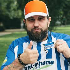 Hertha-Fan-Ansturm: „Ich will mir die Dauerkarte tätowieren lassen“