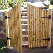 Daftar harga kandang kucing terbaru juni 2019 hargakucing com. 7 Inspirasi Model Pagar Bambu Untuk Rumah Agar Terlihat Asri Orami