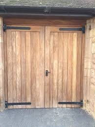 Getting Beautiful Garage Doors Check The Picture For Many Garage Door Ideas 83564672 Garagedoors Garage Garage Doors Wooden Garage Doors Wood Garage Doors
