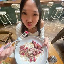 Brittney Han (@brittneyyhan) • Instagram photos and videos