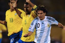 Para pemain yang mewakili negaranya, hendak berjuang di medan laga. Felipe Melo Aktor Utama Tersingkirnya Brasil Dari Piala Dunia 2010 Bolasport Com