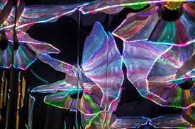 500 Leds Bring An Interactive Textile To Life Smart Textiles Textile Artists Textile Sculpture