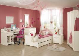 Das bett ist aus hochwertigem massivholz (fichte, farbe honig) von der firma paidi, modellreihe claire. Nachkauf Programme Paidi