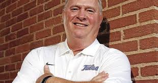 Universally respected Bill Young, a significant figure in Oklahoma  football, dies at 74