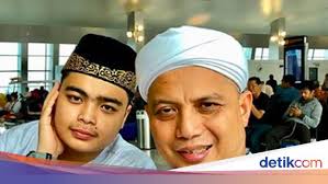 Anak ust arifin ilham kini bercerai dengan istrinya yang mualaf. Anak Ustaz Arifin Ilham I Love You Abi Because Allah