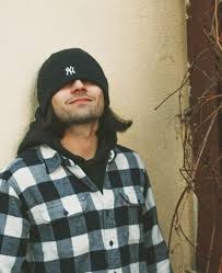 наш корабль идет ко дну помоги мне я утону Pin Ot Polzovatelya Resurrected Girl Na Doske Lizer Muzykalnye Ispolniteli Bojfrendy Pevcy