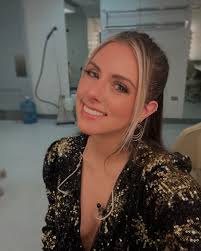 Probably singing The Doobie Brothers. 📸: @janet.eckles #singer #sing  #vocals #productiontips #vocalproduction #voice #acappella #minnesota  #fairmontoperahouse #imjustheresoidontgetfined