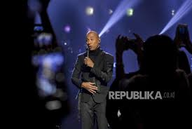 Marcell siahaan berkolaborasi dengan musisi lainnya bawakan mini konser nescafe dolce gusto. Marcell Siahaan Jadi Personel Baru Sic Mynded Republika Online
