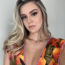 Amanda Berte's Instagram, Twitter & Facebook