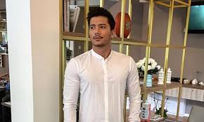 Kita semua tahu kini neelofa sering memuatnaik gambar bersama fattah amin di instagram kerana sedang terlibat dalam penggambaran drama. Fattah Amin Akui Dipulau Kawan Selepas Putus Cinta