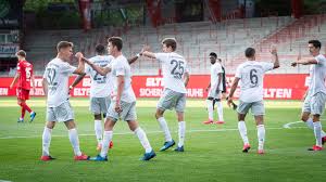 This video is provided and hosted by a 3rd party. Cronica Union Berlin 0 Bayern De Munich 2