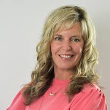 Mary Jane MacKinnon (@mj_mackinnon)