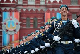 Как сообщает интерфакс, в нем приняли участие более 12 тысяч человек, свыше 190 образцов исторической. Parad Pobedy V Moskve Mozhet Projti Bez Zritelej Astrakhanfm Glavnye Novosti I Sobytiya Astrahani