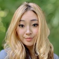 Jenny Hammer's Instagram, Twitter & Facebook