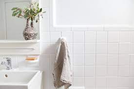 You might have paused at the fact that the new liquid enamel coating is sprayed on, but umarov says that it's the best way to get that perfectly smooth finish. Reglazing Tile Is The Most Transformative Fix For A Dated Bathroom Architectural Digest