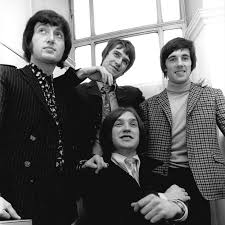 Chord rocket ship goes by. Supersonic Rocket Ship The Kinks Chords