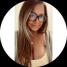 Kristen Dunagan's Instagram, Twitter & Facebook