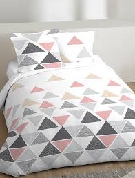Parure De Lit 2 Personnes Motifs Geometriques Linge De Lit Blanc Rose Kiabi 22 00 Parure De Lit Parure De Lit Ado Couettes De Lit