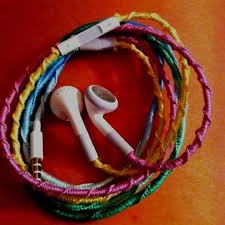 Diy Detangle Earbuds Crafty Diy Embroidery Floss Fun Crafts