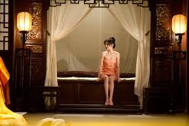 Từ hy viên, uông tiểu phi kết hôn năm 2011, sau bốn lần gặp gỡ. Tá»« Hy Vien Khieu Khich Tren GiÆ°á»ng
