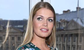 A body language expert has analysed pictures of diana and kitty on their weddings days and shared how they compare. Lady Kitty Spencer Latest News And Photos Hello Page 3 Of 6