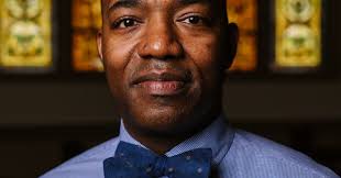 Books by Eric C Redmond