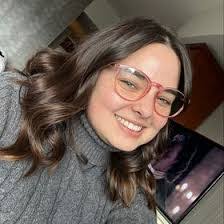 Melissa Macfarlane's Instagram, Twitter & Facebook