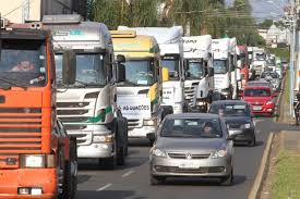 Caminhoneiros voltam a ameaçar bolsonaro. Grupo Ameaca Nova Greve Dos Caminhoneiros Para 2Âª Feira Lider De 2018 Ve Fraca Adesao Economia Barbara