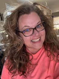 I need to know WHO has cows I can hug???? I'm sure a 🐮 hug is what I need  !!!