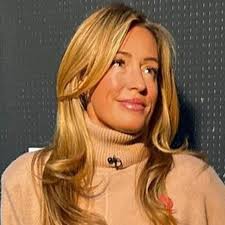 Kristen Bell's outfits in Nobody Wants This: From Joanne's Reformation  dress to her hot date night looks with Noah