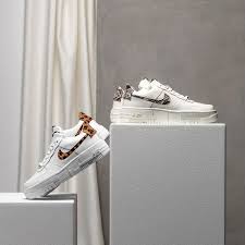 Always down for experimentation, the next release turns the staple sneaker into something of a conversation starter, with a glitchy pixel air force 1 redefining the silhouette's sleek lines and. Buy Online Nike Wmns Air Force 1 Pixel Snakeskin Print In Sail Desert Sand College Grey Malt Asphaltgold