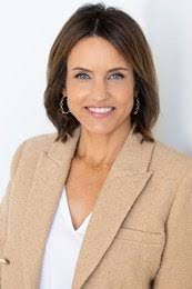 Kimberly Loper's Instagram, Twitter & Facebook