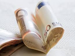 Einige der ideen zum origami geldschein falten sind: Geldgeschenke Fur Hochzeiten Basteln 5 Einfache Und Originelle Ideen Wunderweib