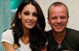 Un saluto ai fan e poi via al fianco della sua nuova fiamma. Gigi D Alessio Has New Love It Would Be A Neapolitan Fan Ruetir