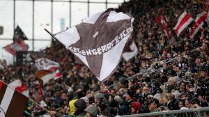 / um 20.30 uhr empfängt st.der trend spricht für st. Fc St Pauli Wegen Sexistischer Werbung Arger Mit Eigenen Fans Welt