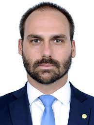 La iniciativa del diputado eduardo bolsonaro apunta a modificar la llamada ley de seguridad nacional dictada. Biografia Do A Deputado A Federal Eduardo Bolsonaro Portal Da Camara Dos Deputados