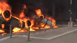 В новогоднюю ночь во Франции сожгли 745 автомобилей - ЯПлакалъ