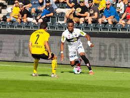 This place is situated in feldkirch, vorarlberg, austria, its geographical coordinates are 47° 21' 0 north, 9° 39' 0 east and its original name (with diacritics) is altach. Borussia Dortmund Lasst Altach Keine Chance Fussball Vorarlberg Vol At