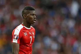 Este vehículo todoterreno tiene un motor de émbolo alternativo. Schalke Sign Swiss Star Breel Embolo Scout Report
