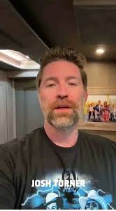 Am I the only one that has trouble with zaxby's every time I go it's  something. Normally I keep to myself but today not so much and they were  not very apologetic |