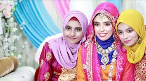 Pakaian india tradisional terutama ruji dalam perayaan seperti majlis perkahwinan dan perayaan. Dilema Mamak Di Malaysia Bahagian 16 Adat Dalam Pernikahan Mamak Dr Nor Aishah Hanifa