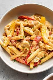 Your Whole Family Will Love This Creamy Chicken Fajita Pasta Recipe It S A Great Chicken Fajita Pasta Easy Chicken Dinner Recipes Easy Dinner Recipes Crockpot