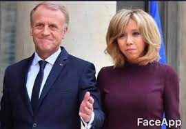 Emanuel Et Brigitte Macron Faceapp Image Drole Macron Photos Humoristiques Humour Macron