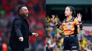 Katía Itzel García y el Turco Mohamed chocan de nuevo tras encontronazo en el Estadio Nemesio Diez