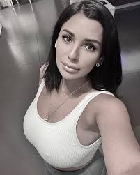 Abby Ferry (@PPLMOVEMENT)