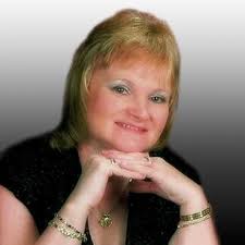 Jennifer Zmijewski's Instagram, Twitter & Facebook