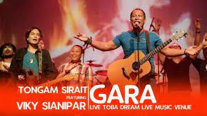 Lagu batak ini diambil dari album nommensen dan sudah mendunia melalui pinangan group band voltaj dari negara rumania. Tpind9iyknksvm